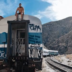 Meet your Posher, Victor